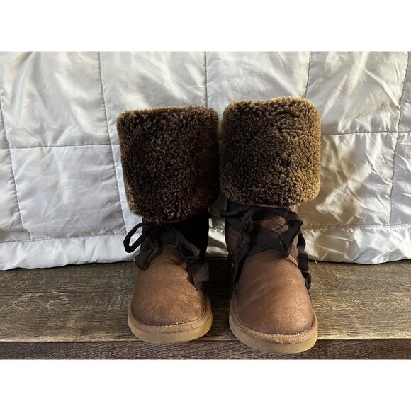 Ugg Limited Edition Bronze Metallic Ribbon Boots Women's size 6 NWOB - Picture 1 of 6